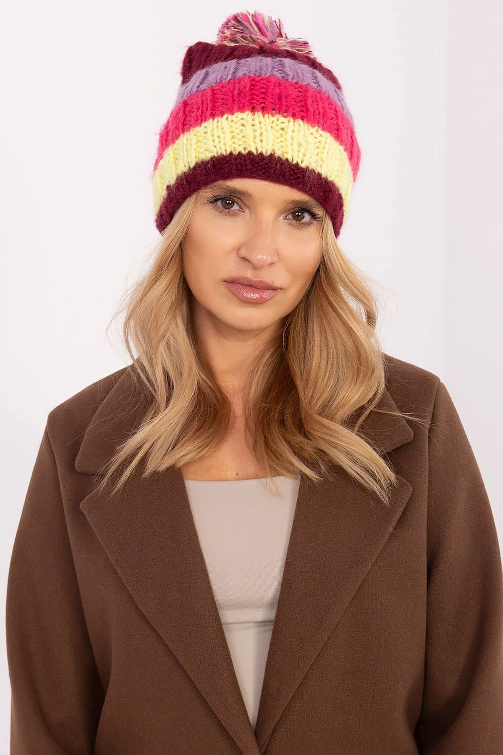 Bonnet d'hiver pour femmes coloré maille épaisse bandes horizontales pompon moelleux bordeaux lilas rose jaune