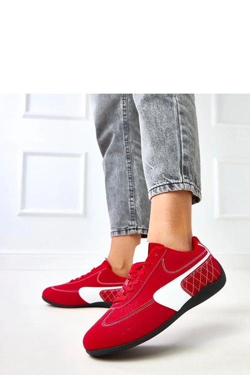 baskets basses femme rouges rétro sportives lacets blancs surpiqûres suédine synthétique semelle antidérapante talon matelassé intérieure rembourrée confortable légère écologique