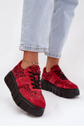 baskets femme Vinceza daim naturel velours rouge imprimé léopard noir lacets noirs plateforme massive semelle crantée épaisse doublée fourrure