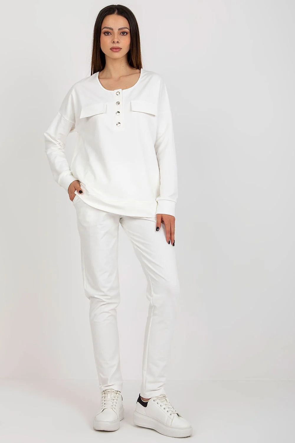 ensemble Lakerta féminin blanc coton élasthanne sweat oversize col rond pressions poches poitrine jogger slim taille élastique molleton confortable minimaliste