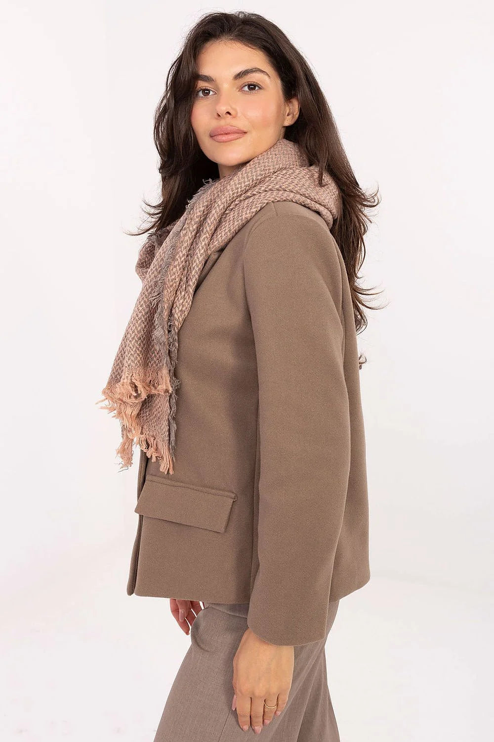 écharpe châle plaid oversize franges maille épaisse chevrons rose poudré taupe doux duveteux cocooning chic généreuse