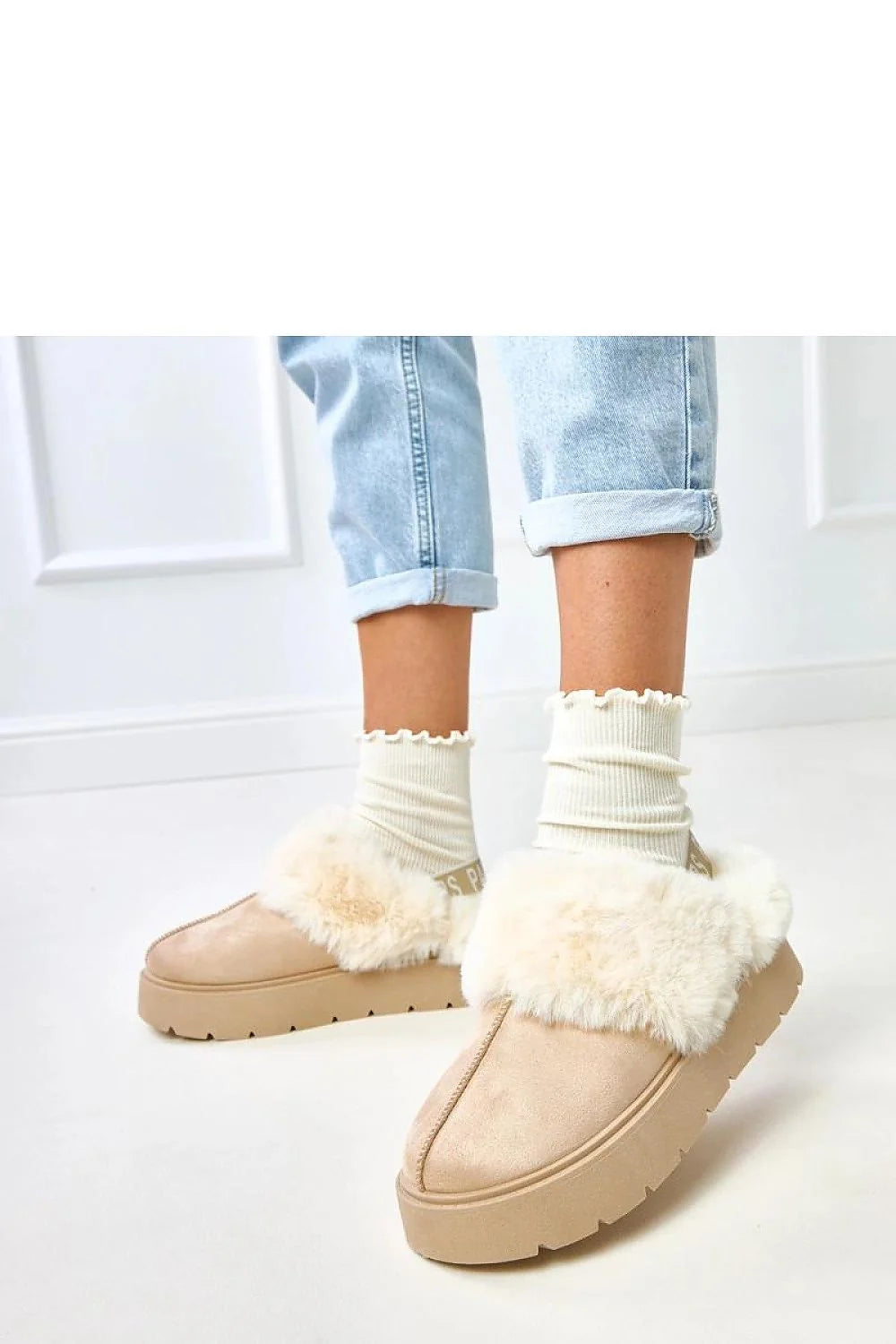 bottes neige basses Solea cuir suédé écologique beige doublure fourrure crème semelle plateforme 4cm crantée bout rond maintien élastique rembourrée