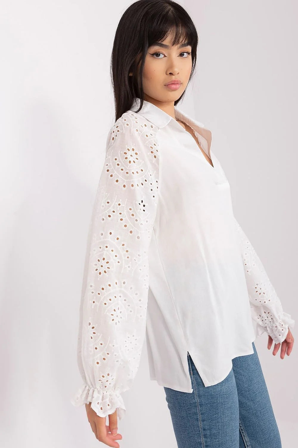 Chemisier Lakerta Blouse Femme Élégante Décontractée Longue Manches Dentelle Blanche Coupe Ample Visage Moderne