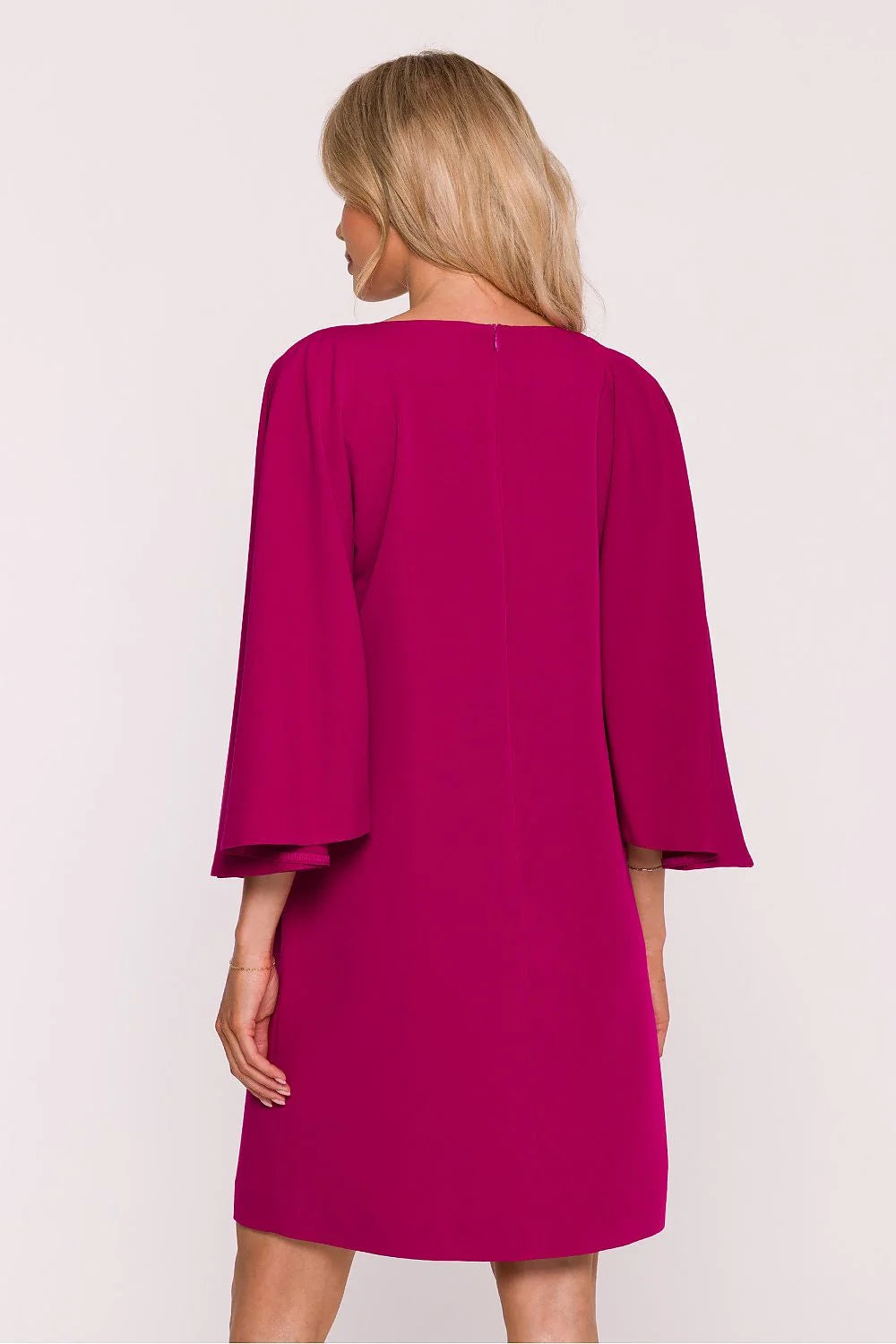 robe trapèze courte fuchsia uni crêpe lisse manches chauve souris trois quarts volumineuses col rond taille libre élégante cocktail polonaise
