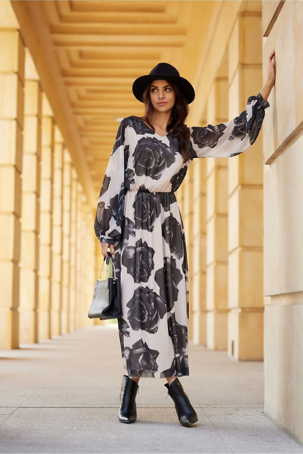 Robe de jour Roco Fashion longue mousseline de soie motifs floraux audacieux couleur blanc cassé manches longues semi-transparentes encolure V ceinture élastique occasion多様