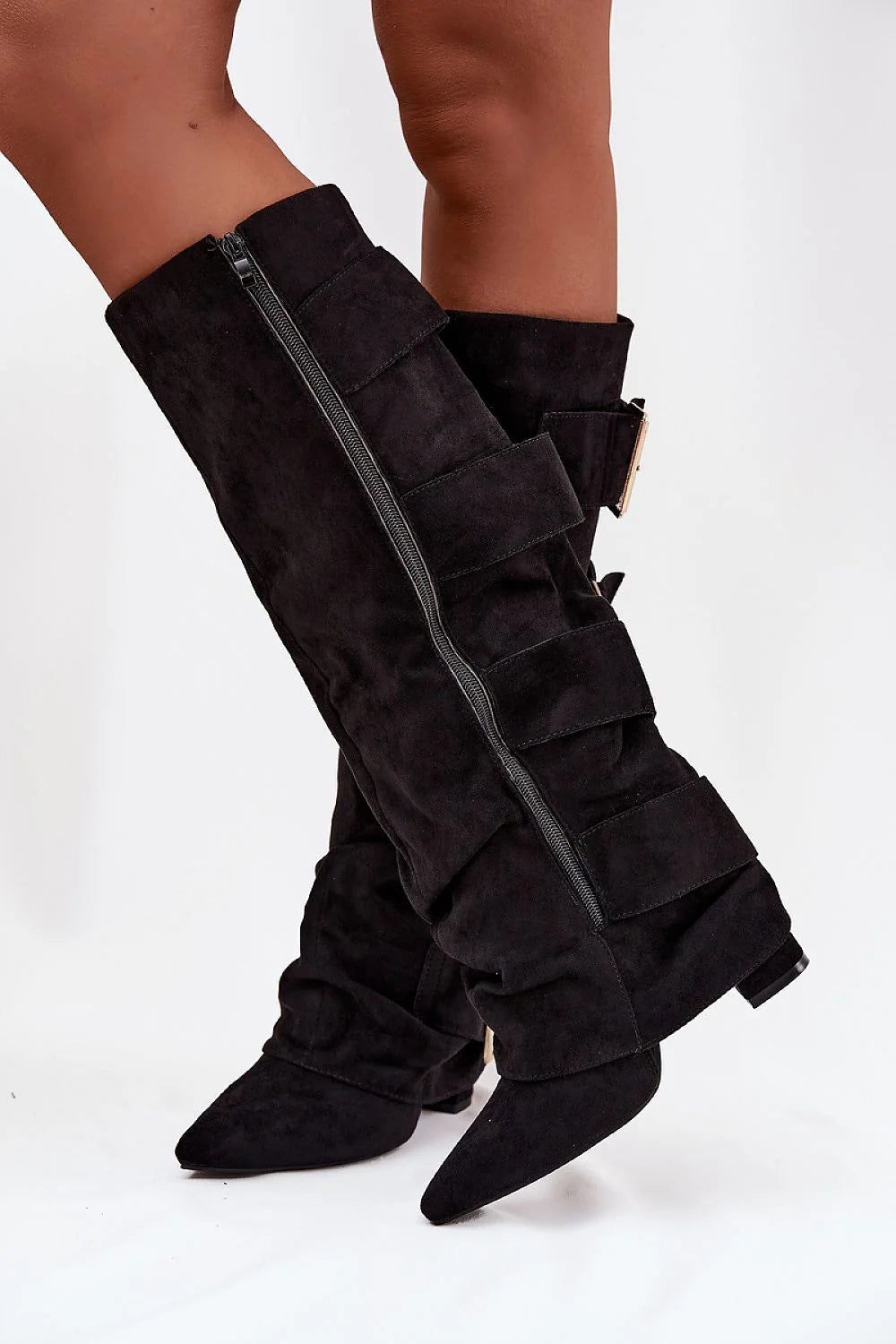 bottes hautes femme suédine noire slouchy bout pointu talon carré petit rock chic western cuir écologique brides réglables boucles dorées