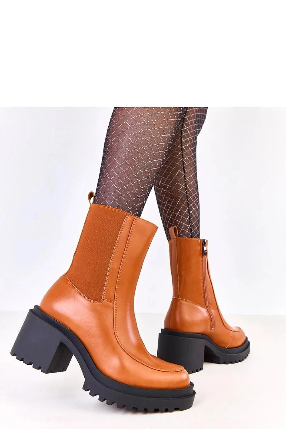 bottines talon bloc 75mm cuir écologique cognac mi mollet bout rond coutures épurées zip intérieur semelle crantée confortable