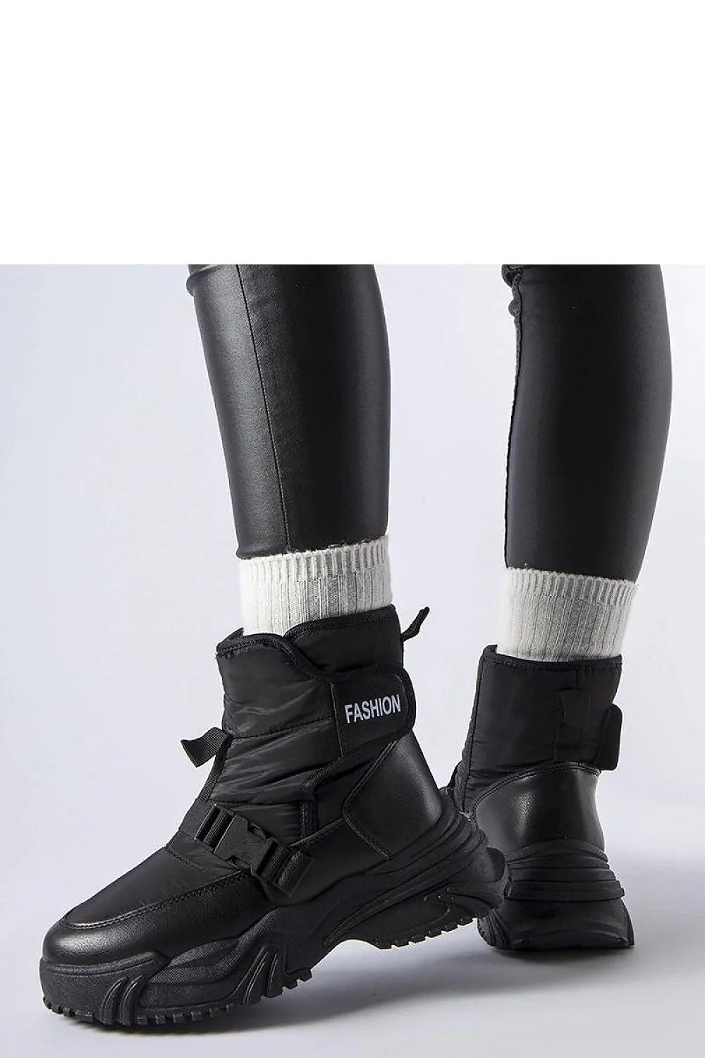 Bottes de neige urbaines modernes style casual sportif pour femmes cuir synthétique noir semelle épaisse doublure fourrure fermeture clip