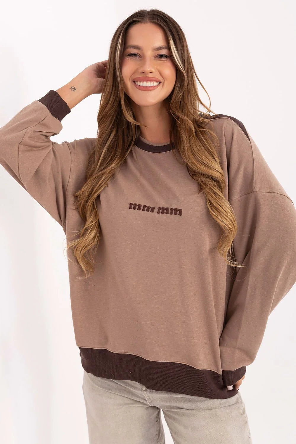 sweatshirt femme oversize col rond manches tombantes broderie centrale taupe bordcotes chocolat molleton leger coton polyester confortable moderne