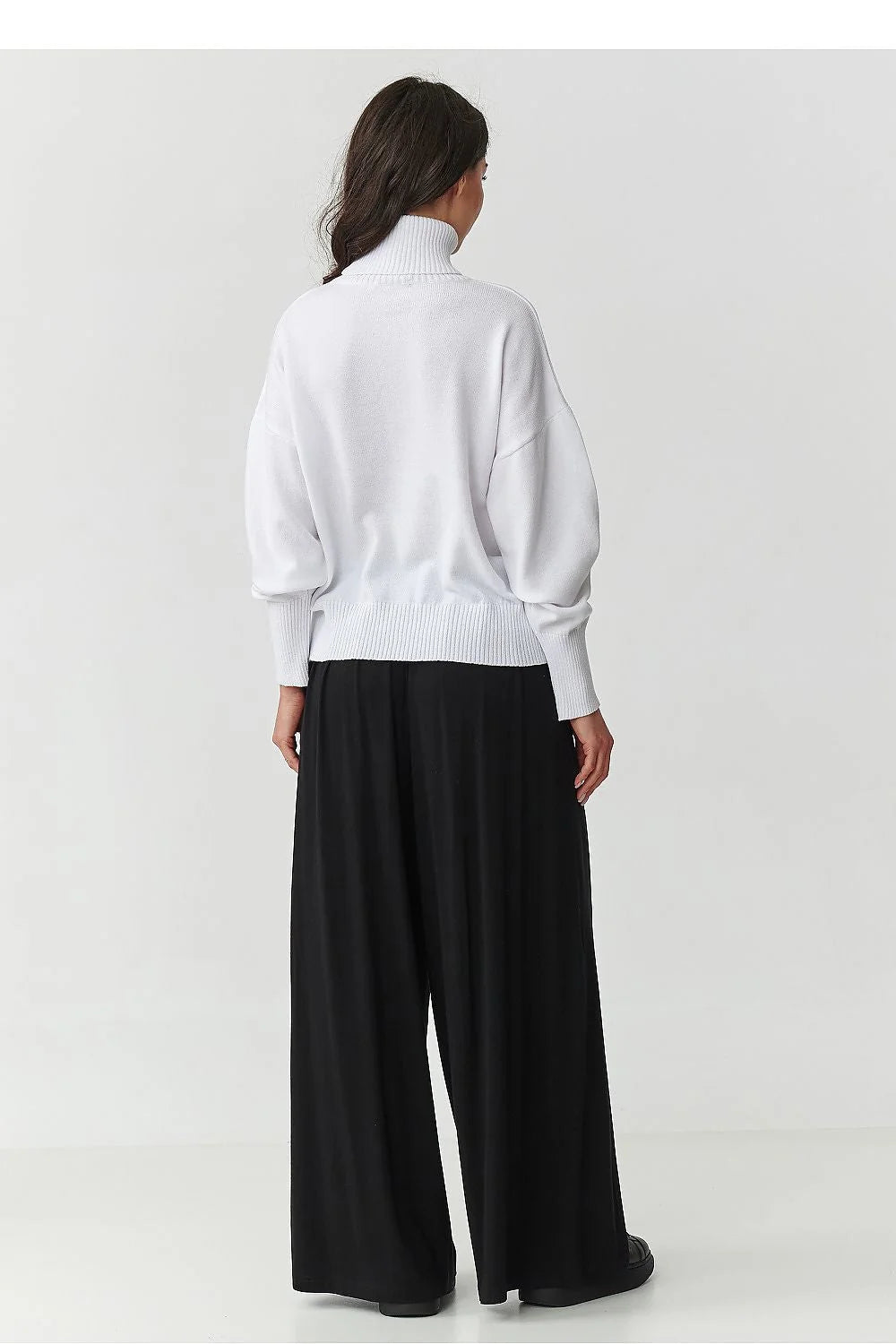 pull femme col roulé oversize court maille tricotée blanche manches longues bouffantes poignets bordcotes viscose PBT nylon doux