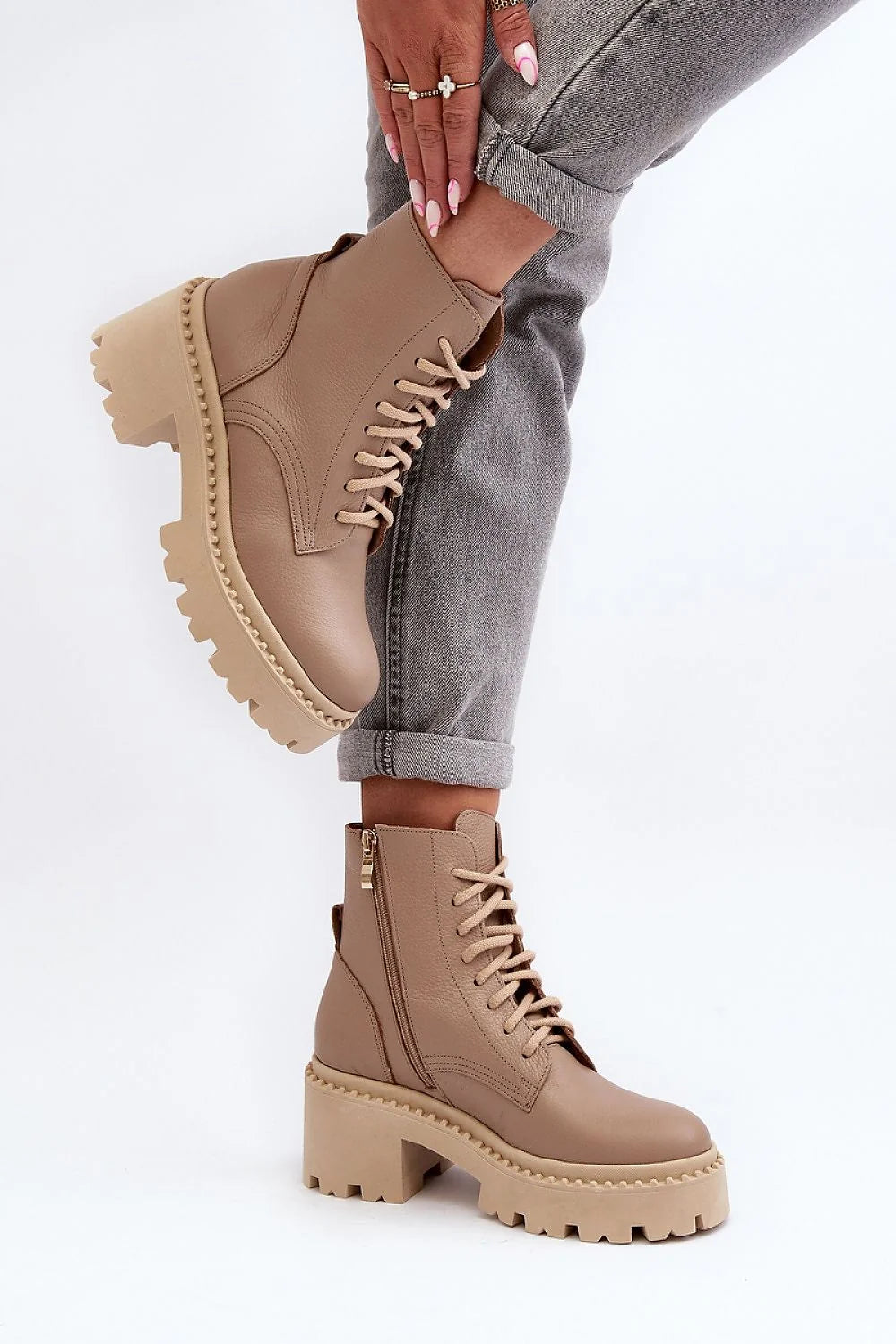 Bottines femmes cuir naturel talon massif semelle épaisse style contemporain beige taupe fermeture éclair lacets