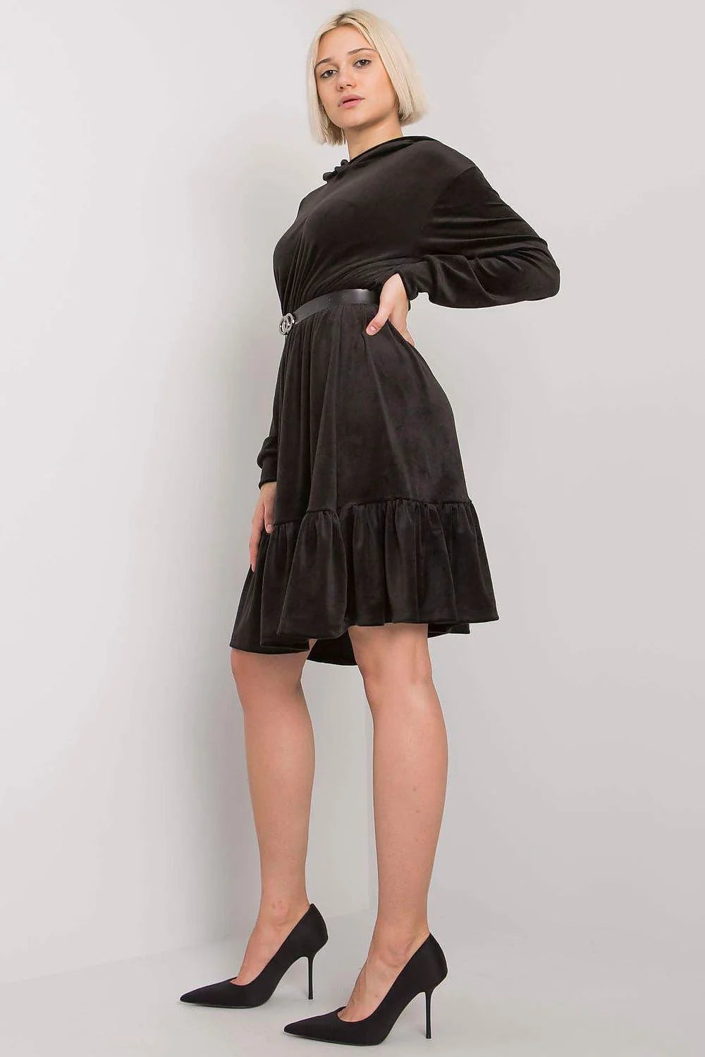 Robe velours marron élégante à col roulé manches longues avec ceinture boucle automne femme