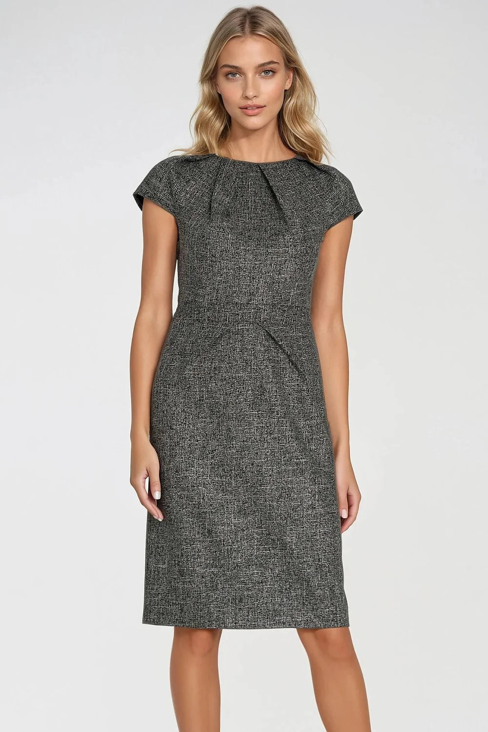 robe élégante ajustée crayon texturée chinée gris anthracite longueur genou col rond manches capuchon plissée pinces taille fermeture glissière arrière