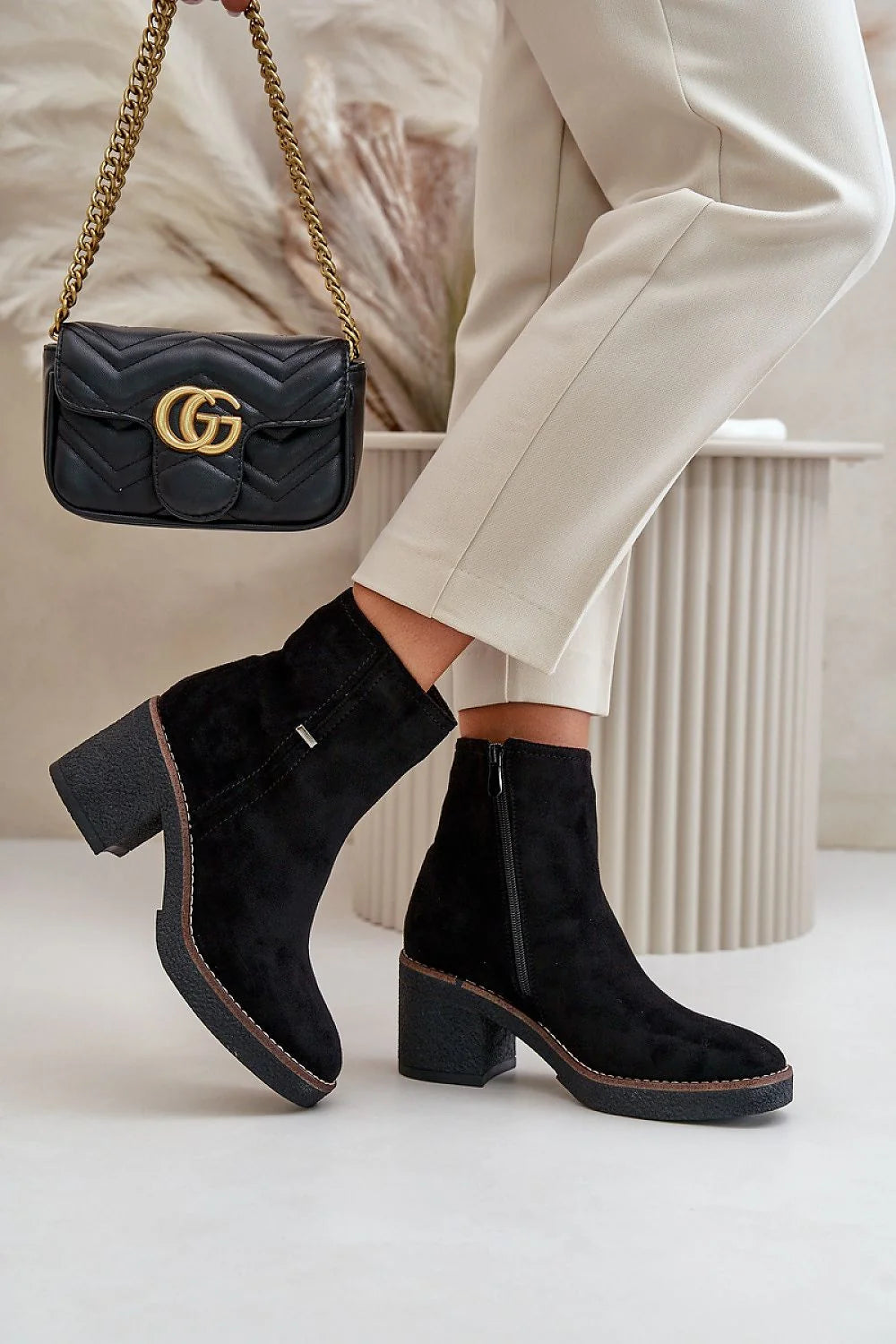 Bottines Chelsea en similicuir noir élégantes pour femmes, style moderne, confort, talon moyen, occasions multiples, accessoires mode