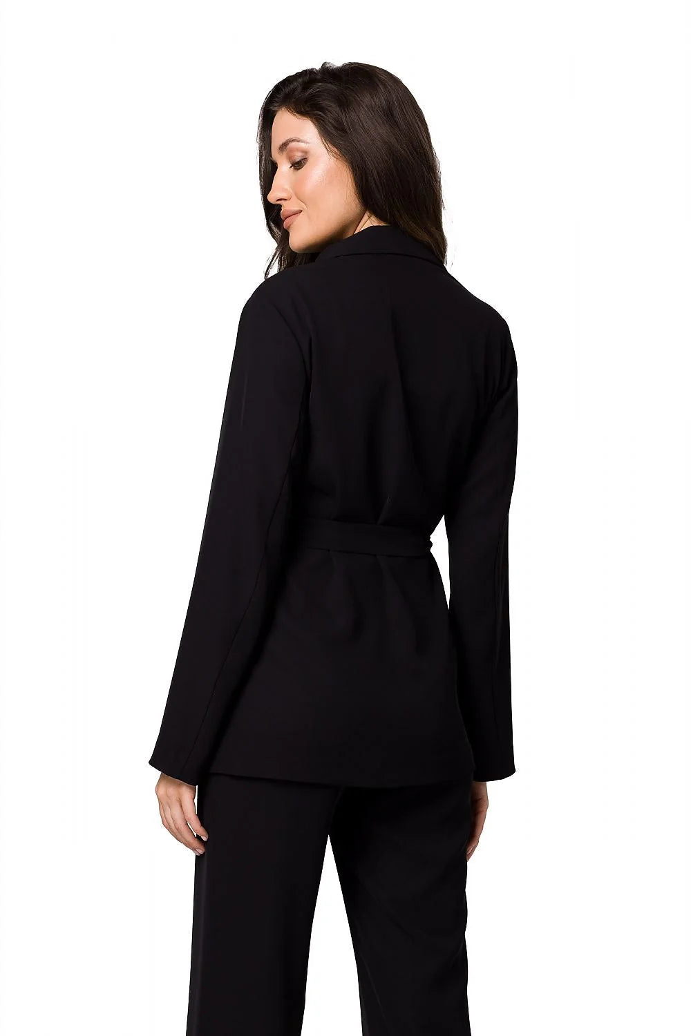 blazer femme makover élégant sophistiqué noir ceinturé ajustée manches longues épaules structurées col revers tissu fluide polyester elasthanne