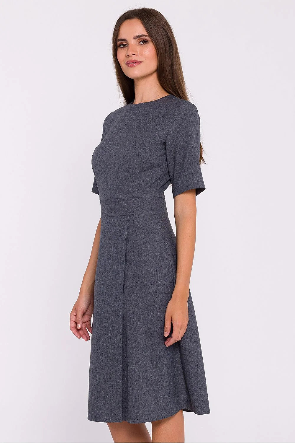 Robe femme élégante coupe ajustée jupe évasée manches courtes col rond gris anthracite tissu de qualité robe semi-formelle