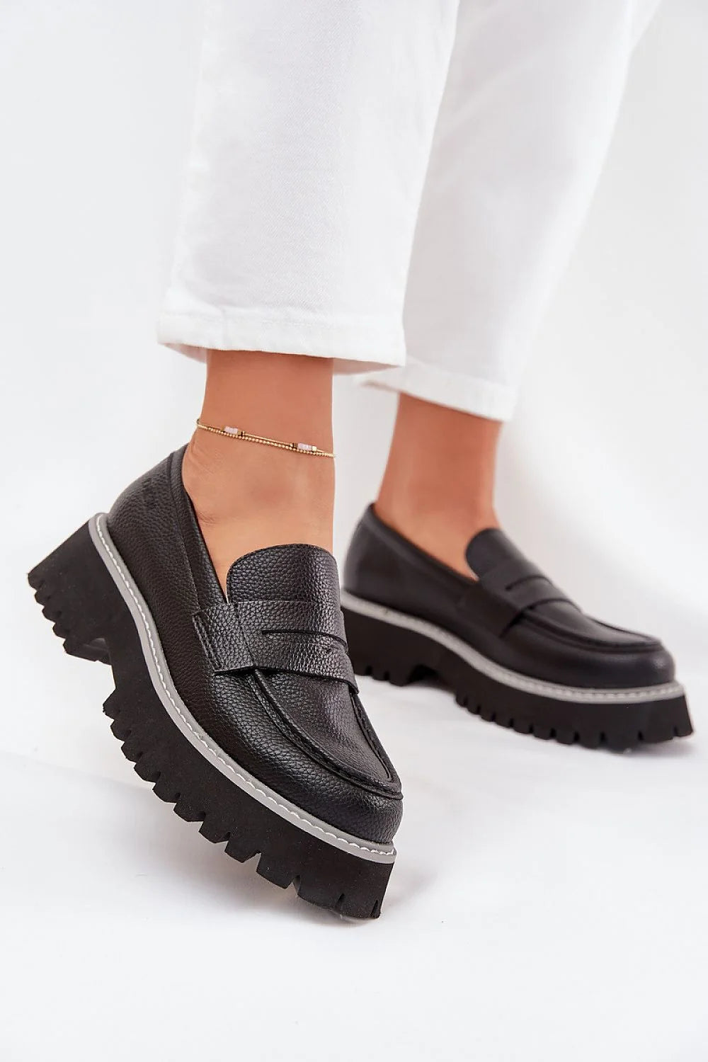 mocassins femme BigStar noir cuir grainé arrondi empeigne décorative chic plateforme crantée semelle épaisse antidérapante confortable