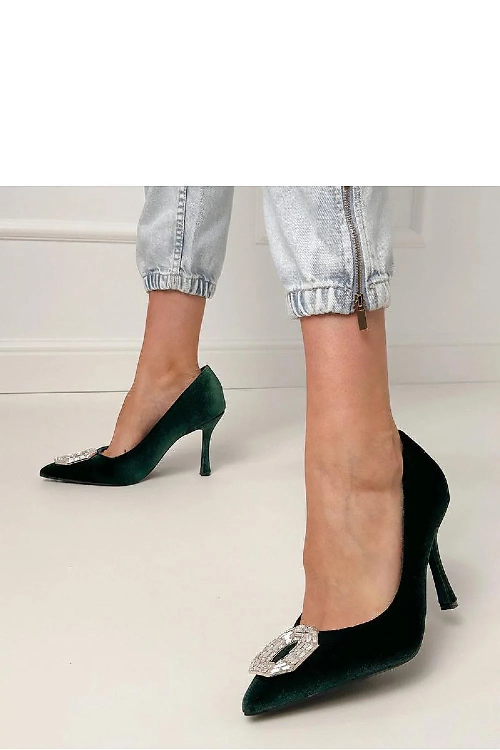 escarpins velours vert émeraude strass bijou rectangulaire zircon talon stiletto haut bout pointu slipon semelle intérieure confortable féminine soirée élégante