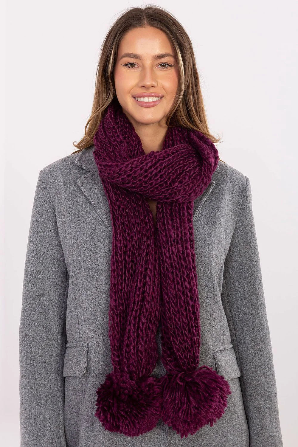 écharpe femme bordeaux grosse maille tricotée ample longue moelleuse pompons larges douce confortable chaude acrylique