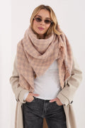 châle oversize carré carreaux rose poudré beige tricoté moelleux doux franges effilochées plaid cocooning chaud superposition élégant moderne laine viscose