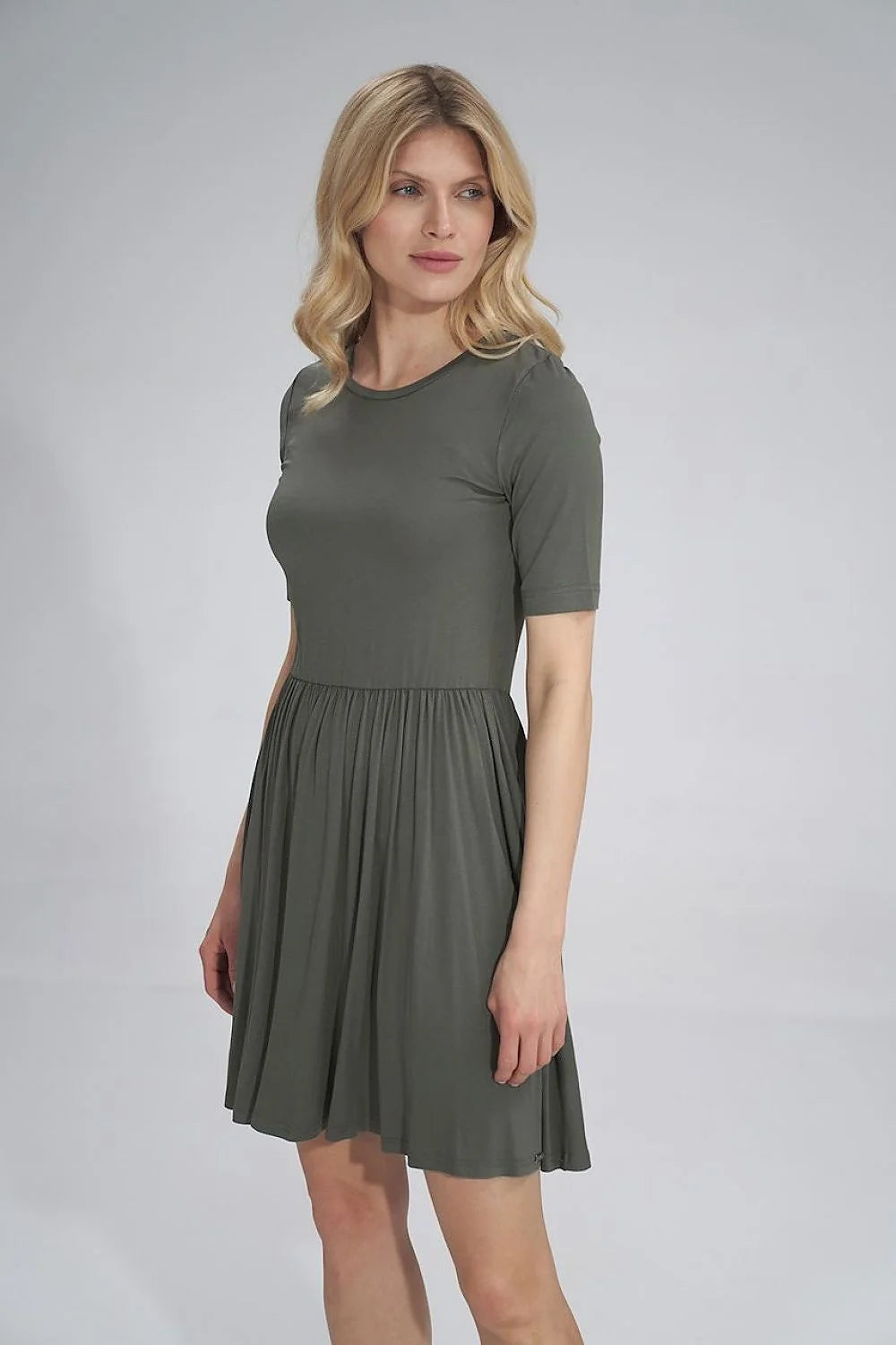 robe jour élégante été manches courtes viscose élasthanne extensible kaki taille marquée coupe évasée jupe froncée longueur genou enfilage facile