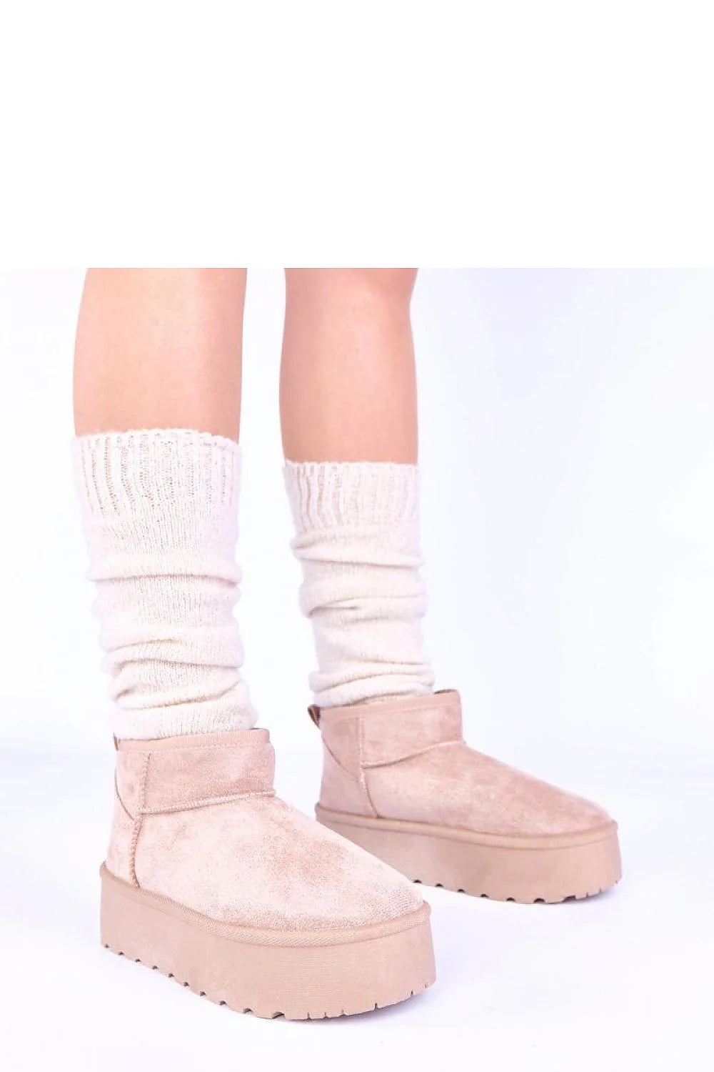 bottes neige beiges plateforme fourrure mouna gemre cheville suédine cosy urbaine semelle crantée épaisse doublure molletonnée ajustée imperméable antidérapante