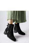 Bottines Chelsea daim noir style contemporain talon épais bloc zip latéral coupe ajustée femme