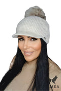 Bonnet d'hiver pour femme visière pompon volumineux laine douce style moderne fonctionnel confortable élégant ajustable qualité supérieure femmes