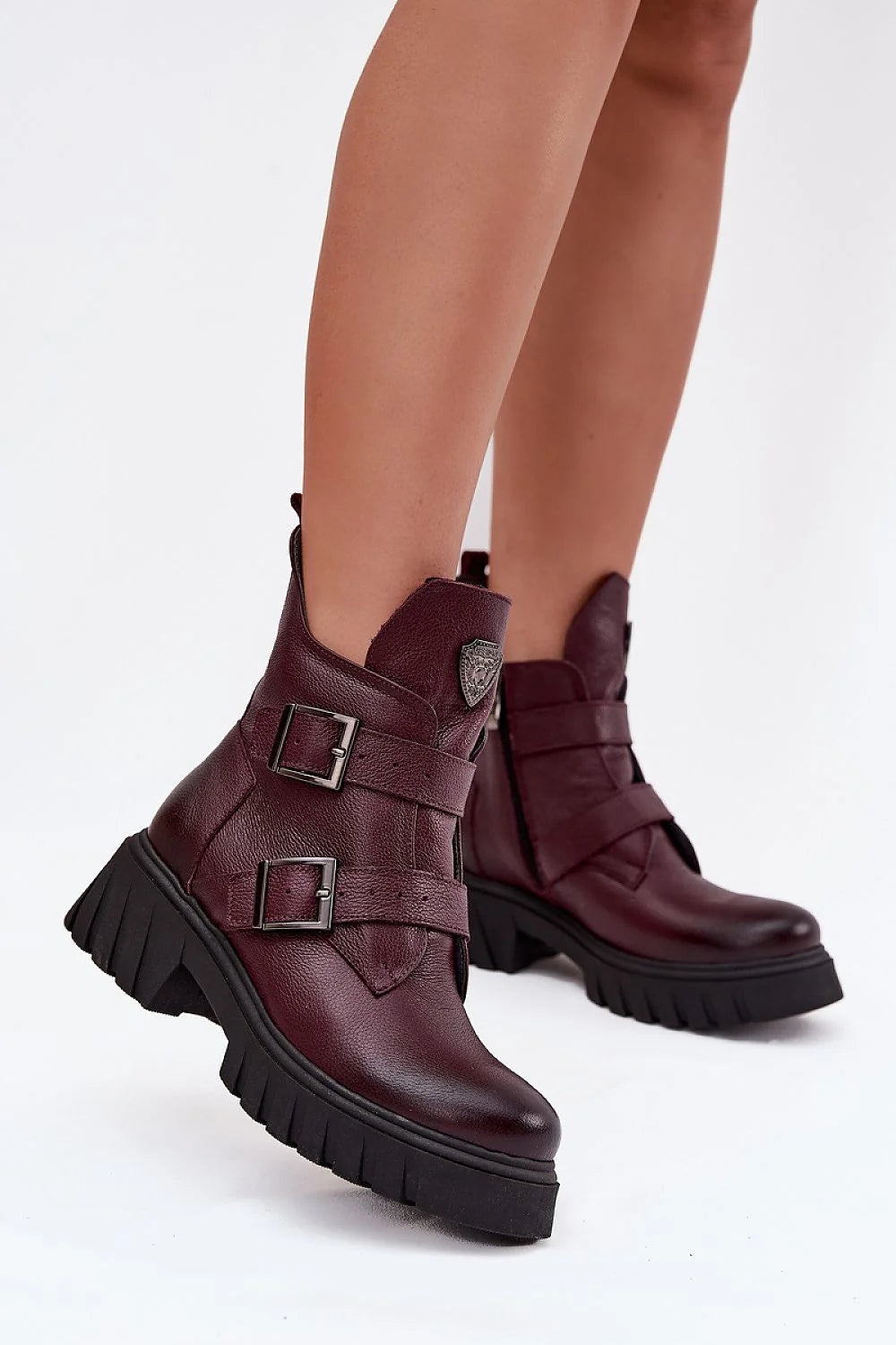 bottines femme cuir grainé bordeaux cheville semelle platform épaisse crantée noire double brides réglables boucles métal anthracite fermeture zippée latérale