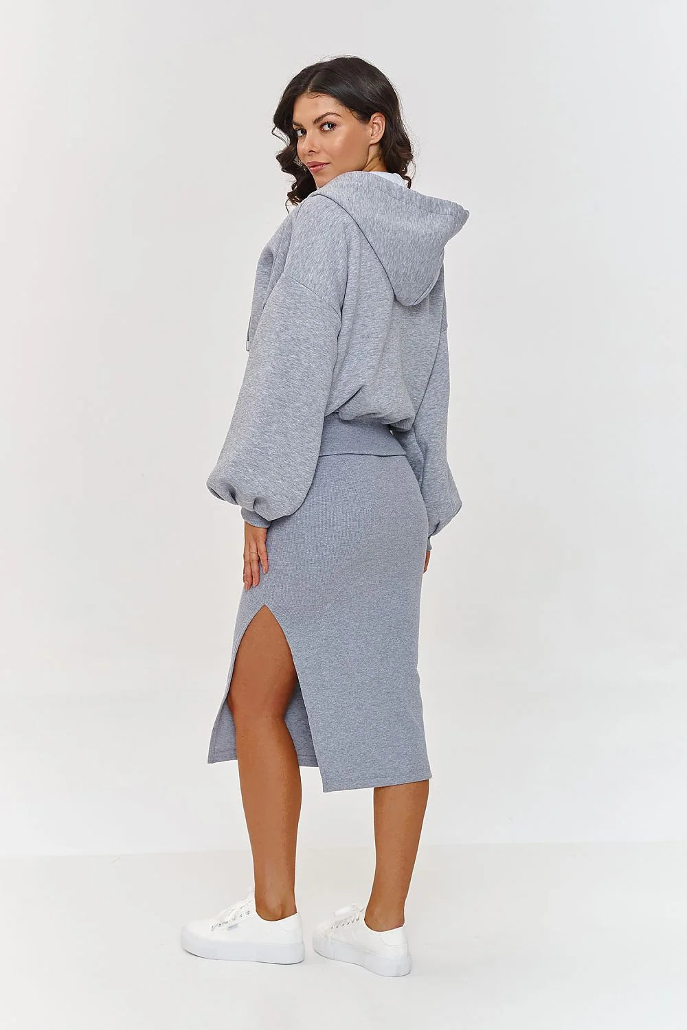 ensemble deux pièces sweat capuche oversize manches ballon boutons métalliques cordons jupe midi taille haute molleton doux gris
