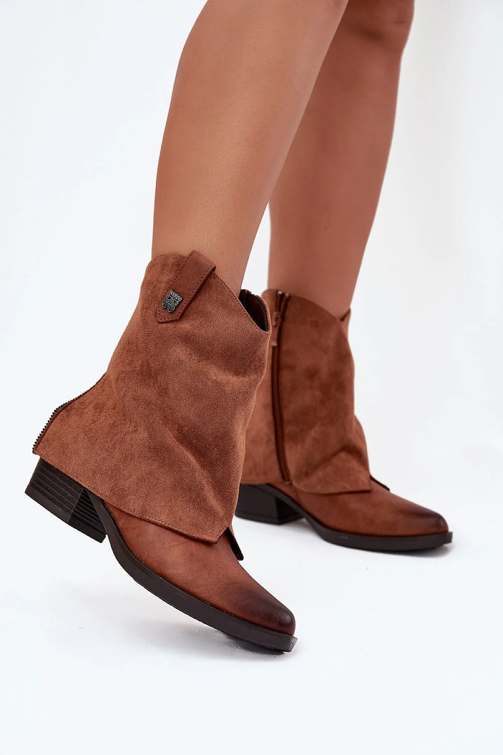 bottines femme cheville western cuir daim marron cognac bout pointu effilé tige froncée slouch zip latérale talon bas carré empilé