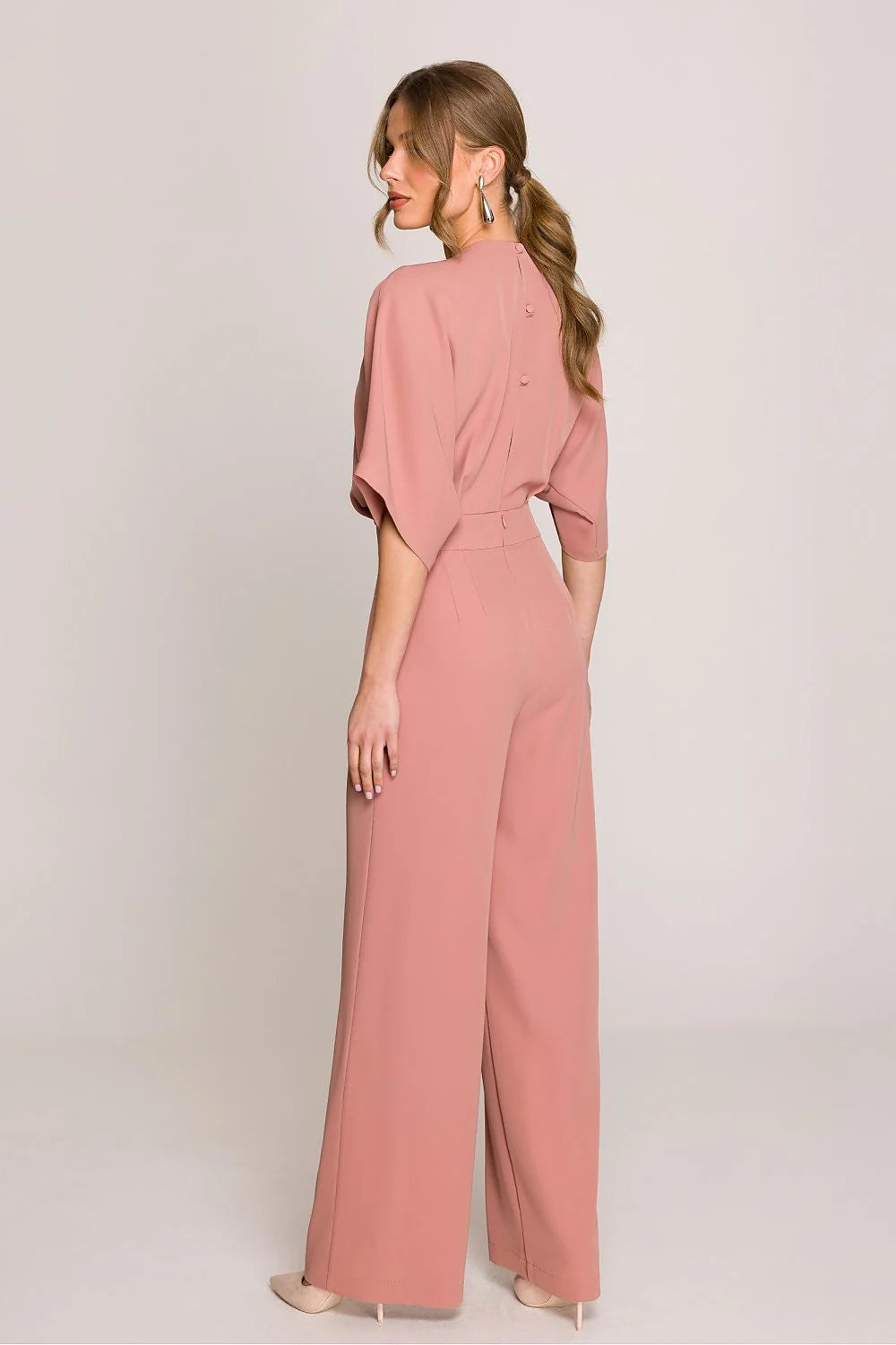 combinaison femme rose poudré crêpe structuré col V cache coeur manches kimono taille haute ceinture intégrée jambe large