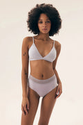 Ensemble de sous-vêtements féminin Culottes Henderson, soutien-gorge triangle sans armatures, dentelle, taille haute élastiquée, matériau doux, couleur lavande claire, design élégant, français