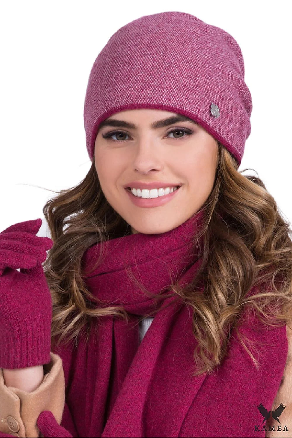 Ensemble mode femme bonnet écharpe gants laine mélange texture maille fine couleur bordeaux élégant hiver