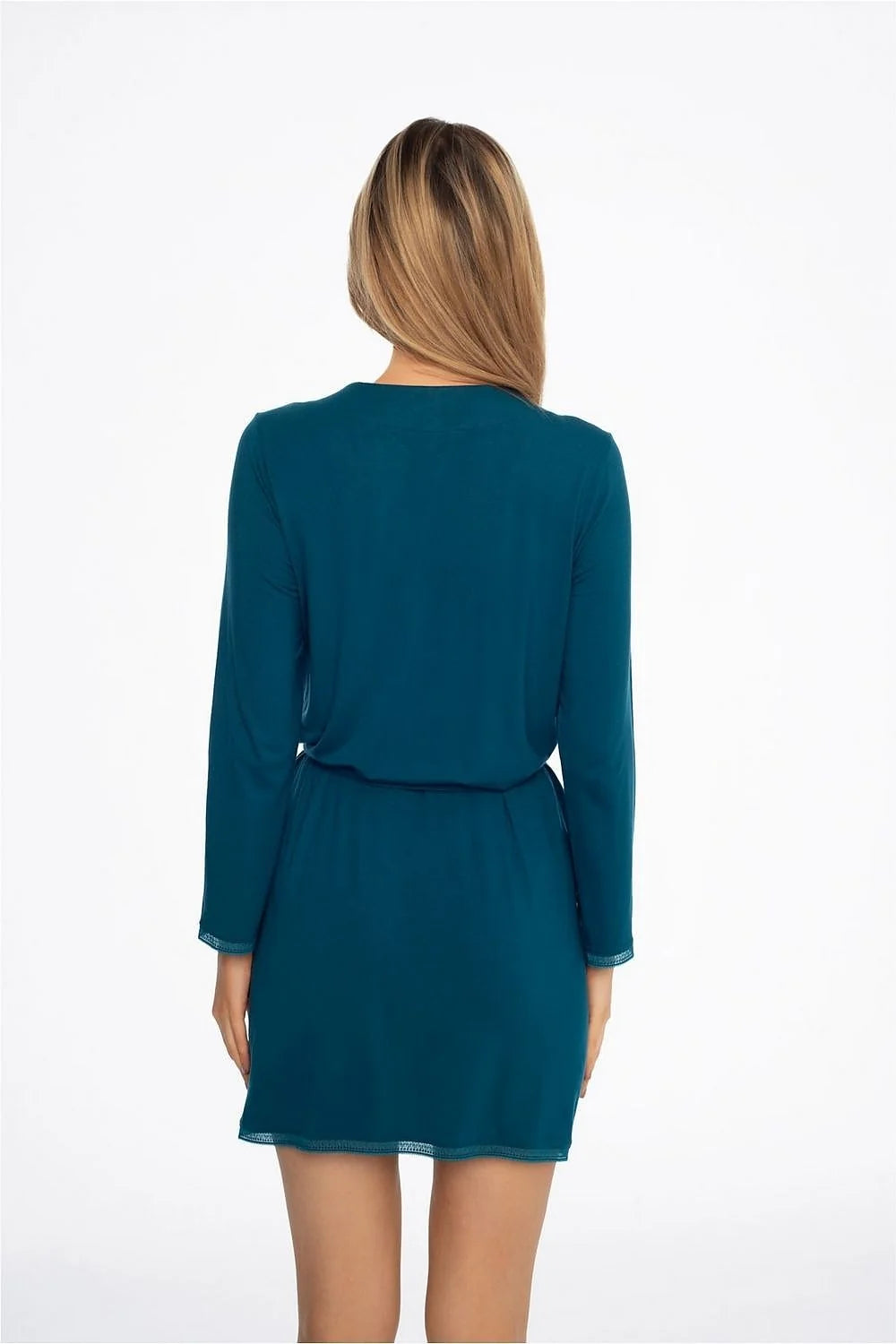 Peignoir féminin élégant en viscose bleu sarcelle longueur mi-cuisse encolure V profond design croisé ceinture intégrée