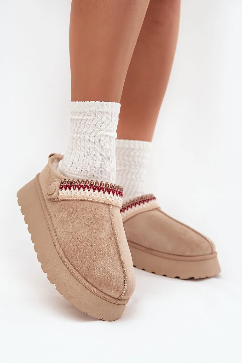 bottines neige femme suède écologique plateforme stable 4cm isolante doublure fourrure sangle amovible brodée polyvalente coupe basse semelle crantée adhérente