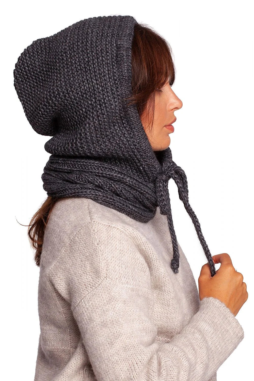 cagoule capuche snood tricoté épais maille moelleuse anthracite enveloppante couvrant tête cou chaude protectrice cosy hiver ajustable cordons tressés laine