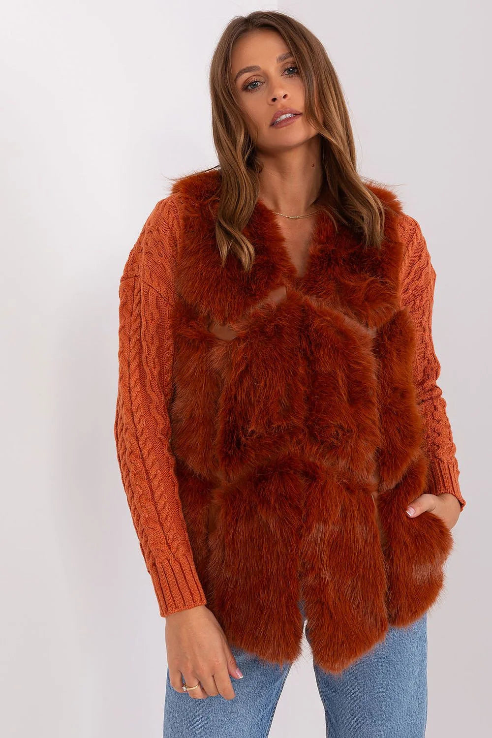 Gilet en fausse fourrure rouille pull tricoté torsadé femme coupe droite col châle hiver automne printemps