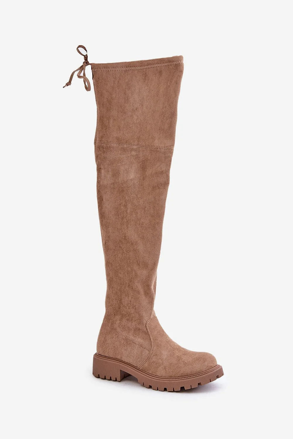 Bottes cuissardes féminines en éco-suede camel design moderne style élégant talon plat isolées automne-hiver