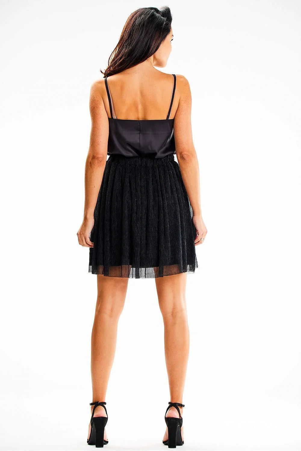 jupe satinée noire évasée courte plissée tulle transparente doublée satin taille élastiquée extensible soyeuse brillante fluide élégante soirée formelle confortable