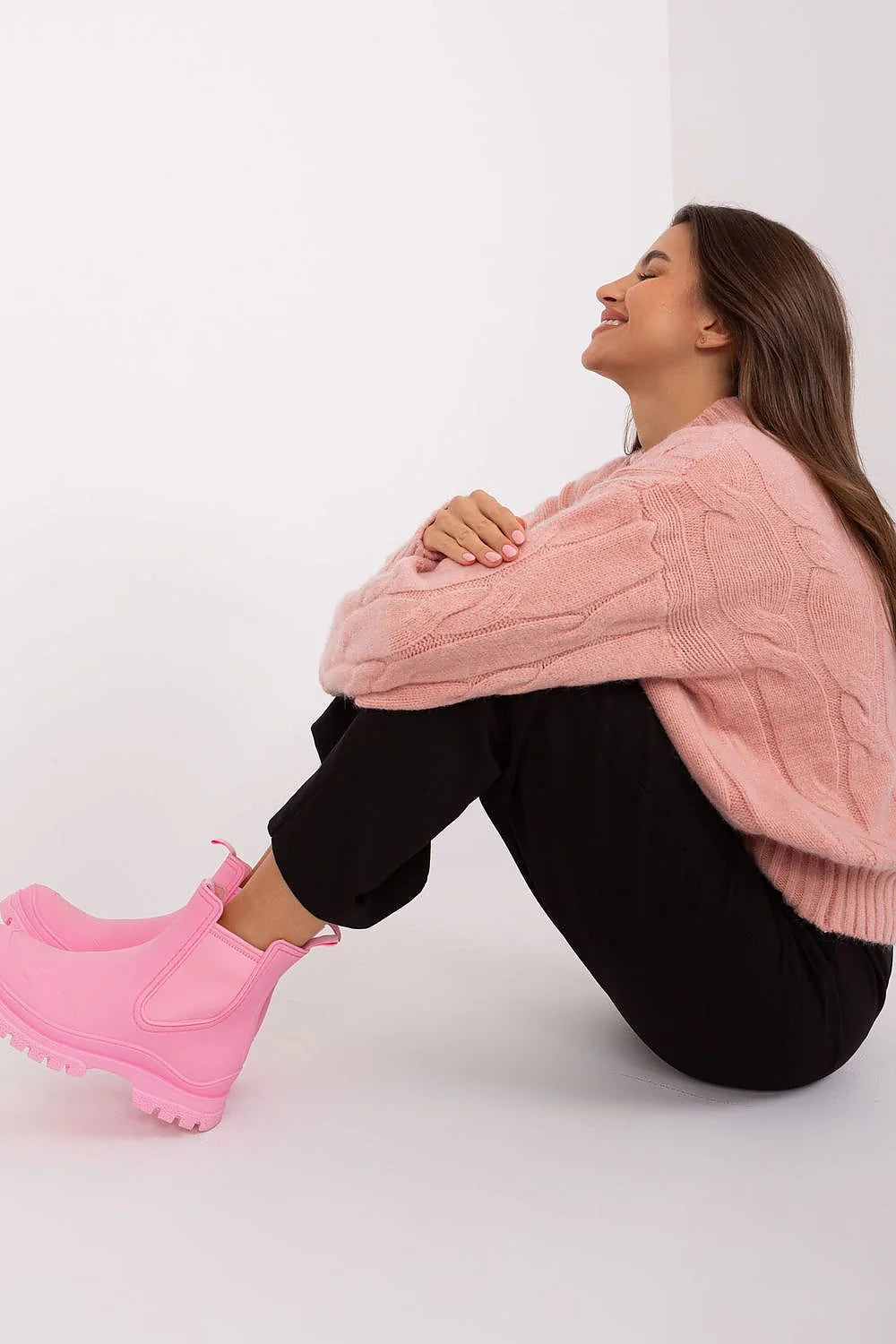 Chandail féminin col rond manches longues maille torsadée rose pastel laine douce automne hiver confort élégance