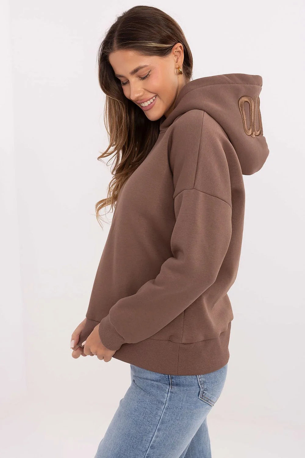 sweatshirt femme capuche marron chocolat molletonné coton élasthanne doux élastique manches longues poignets côtelés coupe droite imprimé inscription
