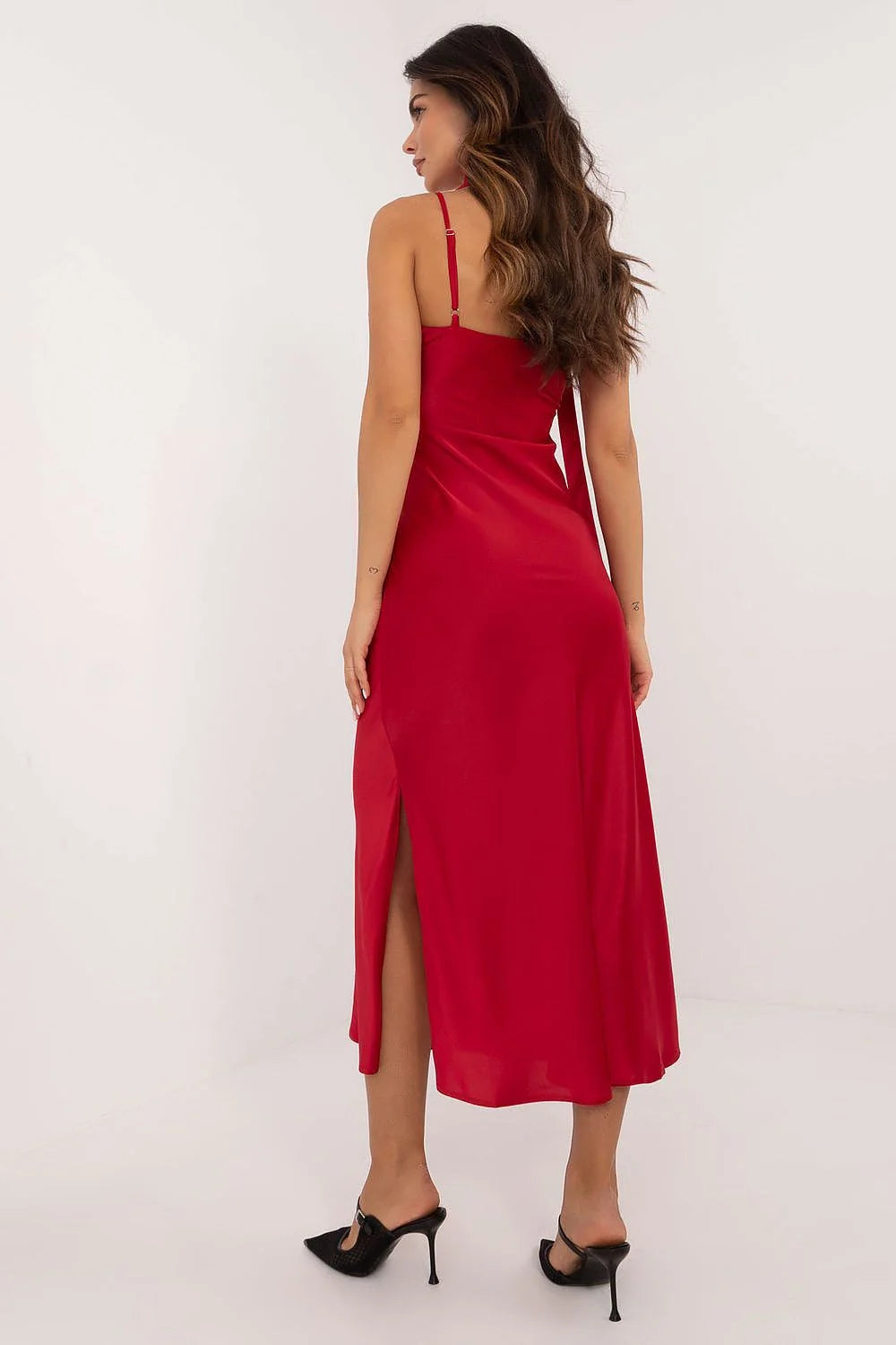Robe de soirée élégante longue sans manches fente latérale rouge vif satinée高品质剪裁 slim fit femme
