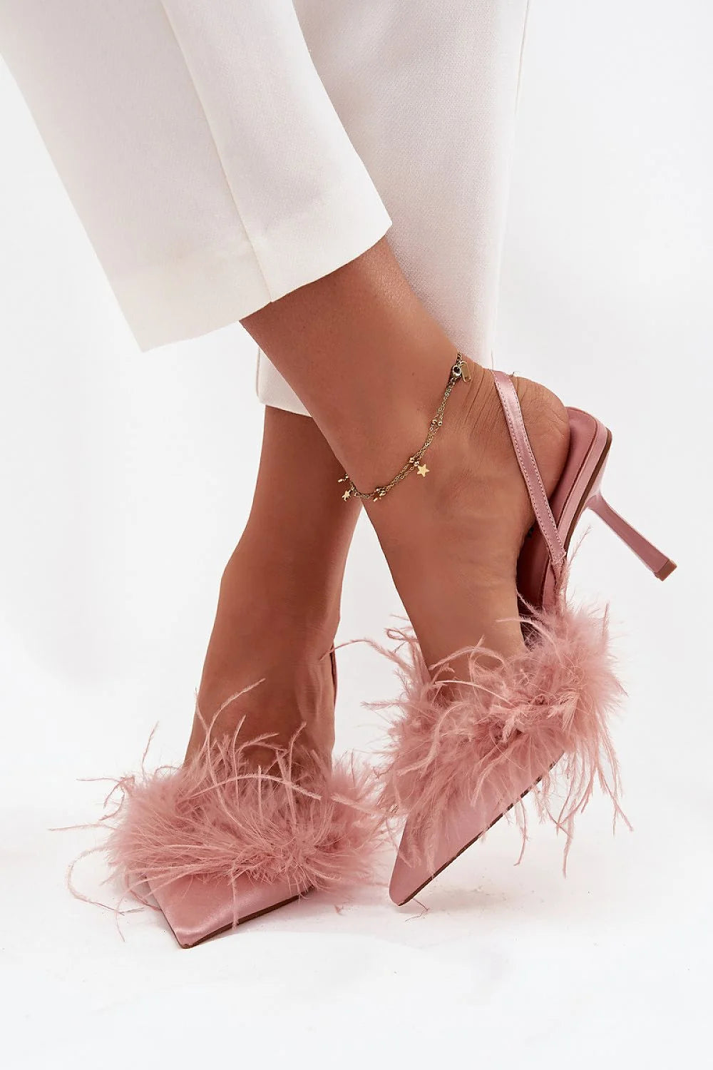 escarpins mules slingback satinés rose poudrés plumes boa ornés bout pointu talon aiguille hauts confort semelle cuir artificiel glamour soirée
