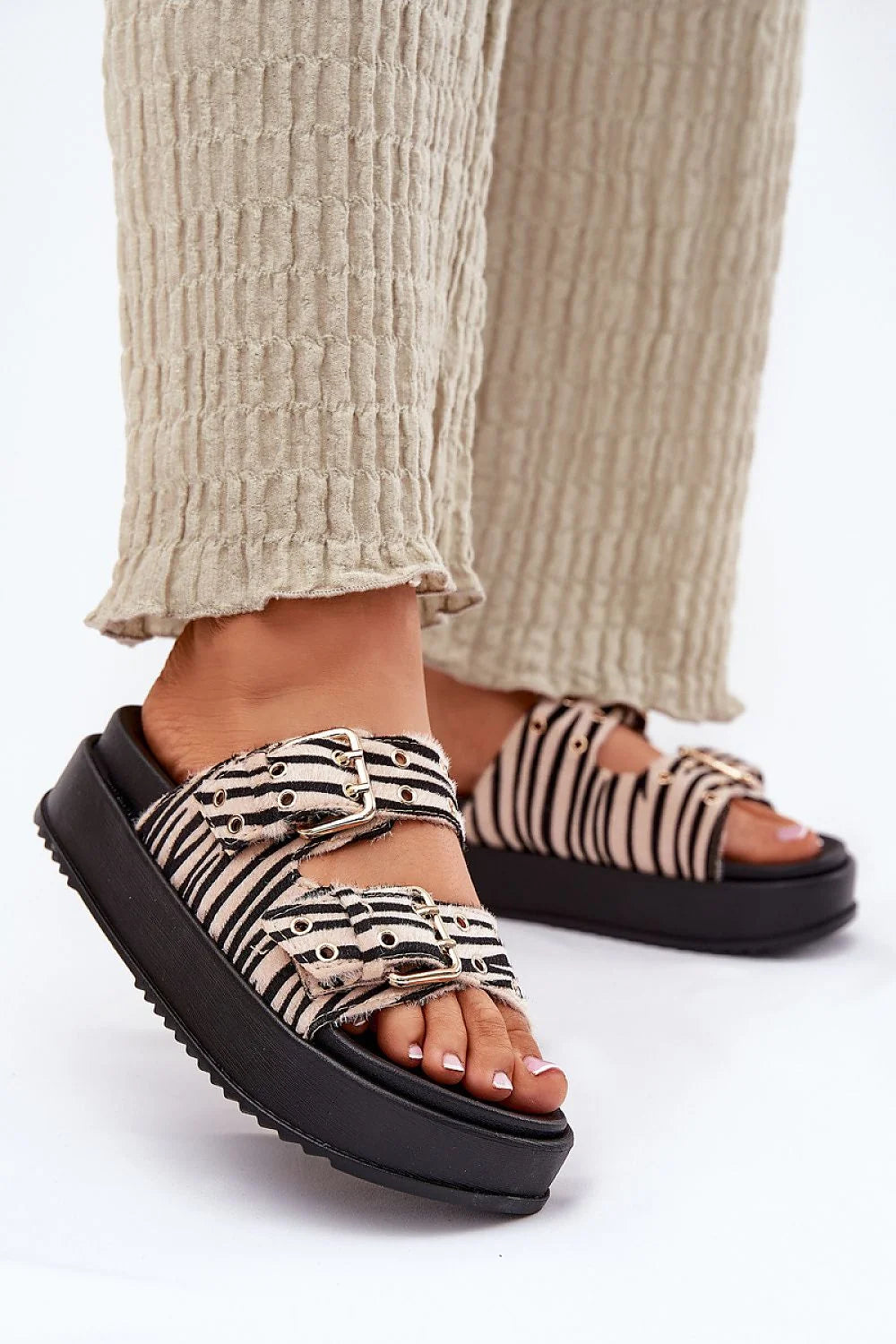 Sandales ouvertes femmes style moderne tissu rayures noires beiges semelle caoutchouc amorti confortable été 2023