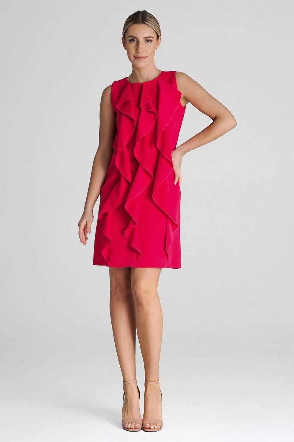 robe cocktail élégante sans manches volants cascades asymétriques fuchsia intense polyester viscose mélangé tissu structuré coupe droite ajustée féminine sophistiquée