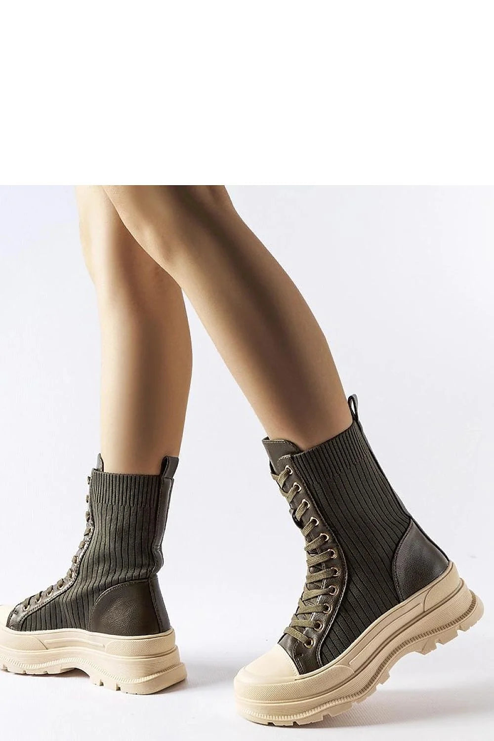 bottes Solea femme vert olive militaire streetwear montantes côtelées similicuir plateforme semelle crantée beige col rembourré oeillets métalliques lacets confortables