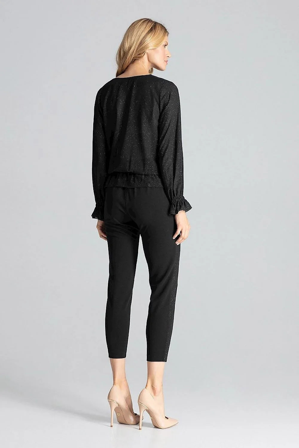 chemisier brocart rouge moderne féminin élégant manches longues bouffantes col V croisé taille élastique poignets froncés cintré reflets métalliques subtils