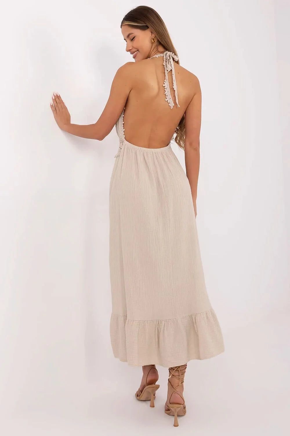 Robe de jour bohème chic sans manches en coton dentelle beige ajustée à la taille midi évasée femmes été