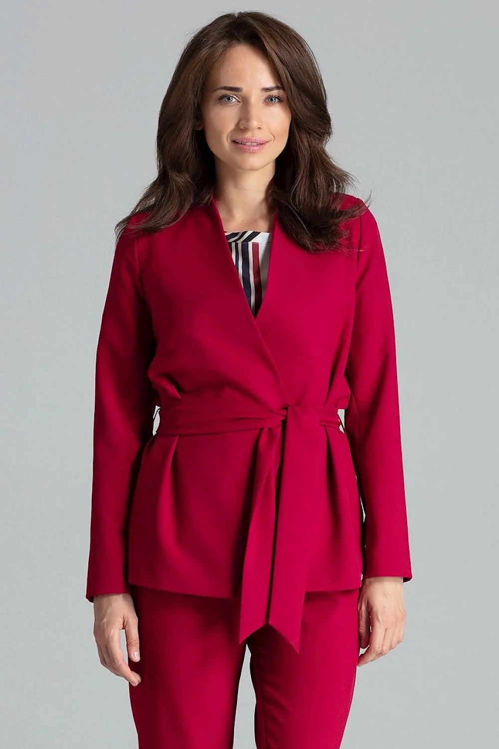 Ensemble tailleur femme polyester beige élégant ceinture ajustable style professionnel moderne pour occasions spéciales
